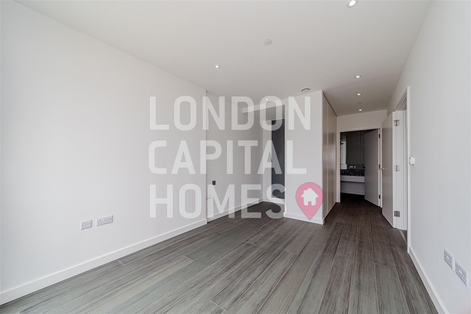 2 bed property in 18 Cutter Lane, London